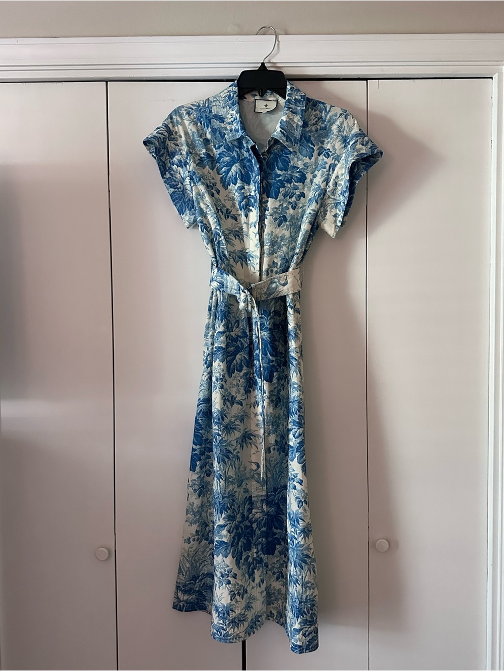Tuckernuck Chloe Blue and Cream Floral Maxi Shirt Dress with Tie